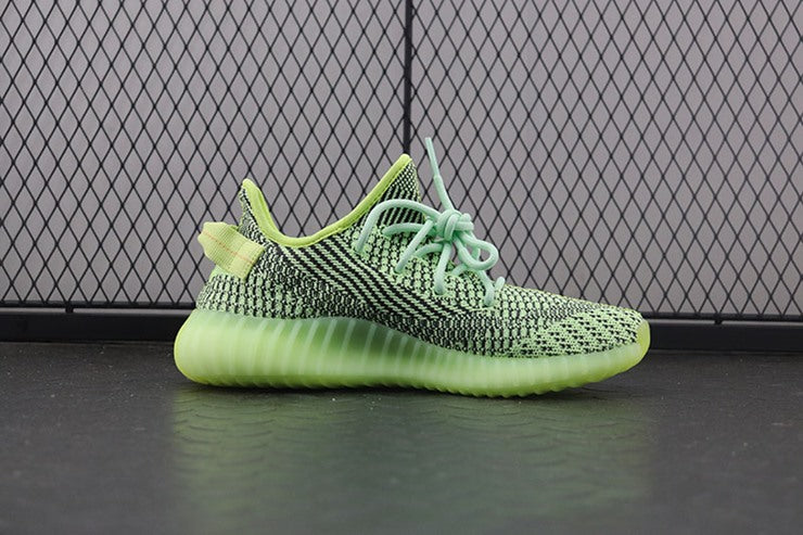YEEZY 350 V2 이즈릴