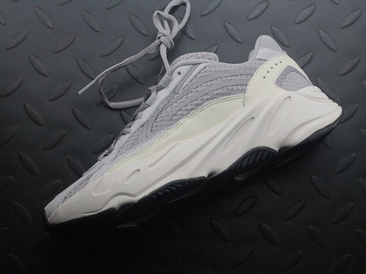 YEEZY 700 스태틱