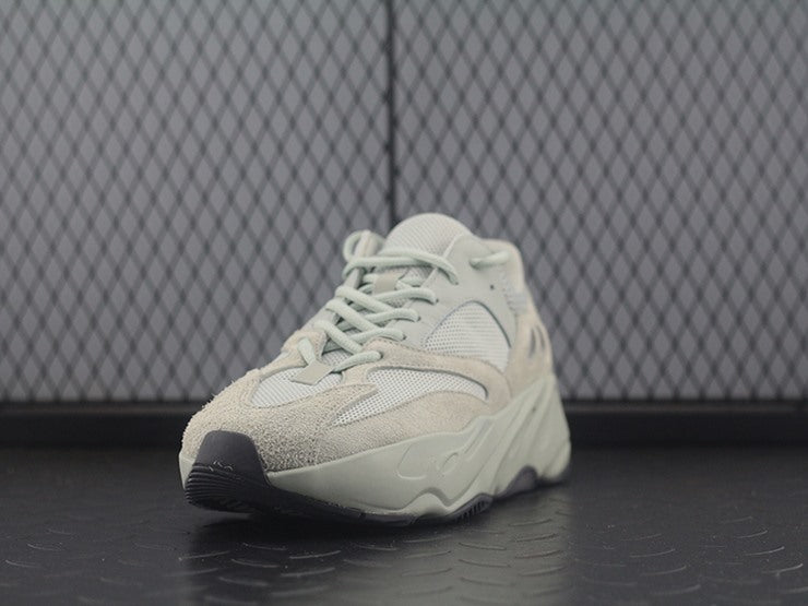 YEEZY 700 솔트