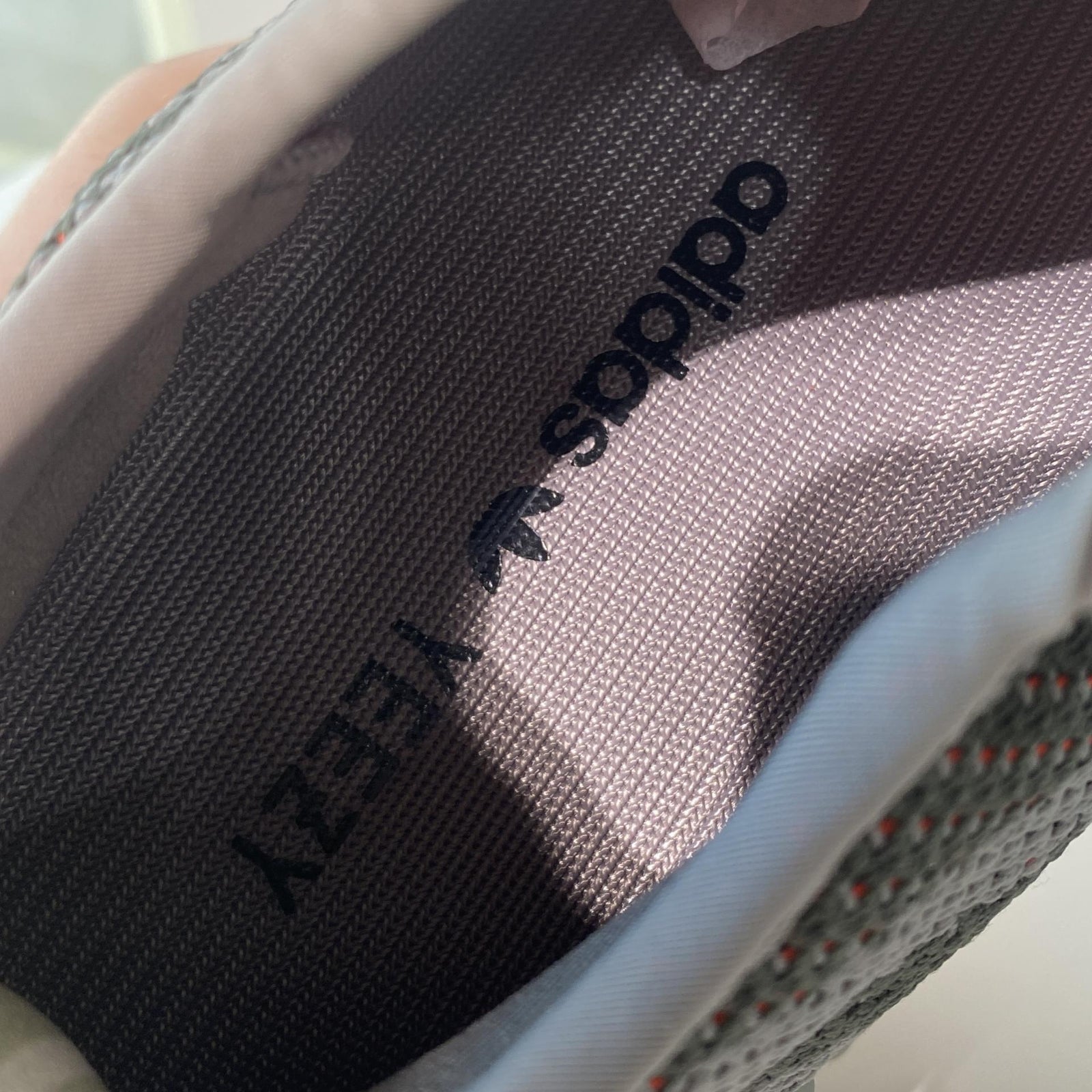 할인재고) YEEZY 350 V2 벨루가 솔라레드 리플렉티브 / 265사이즈