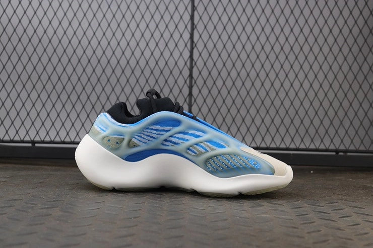 YEEZY 700 V3 아자레스