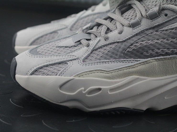 YEEZY 700 스태틱