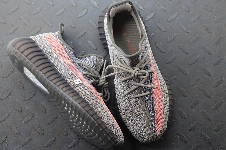 YEEZY 350 V2 애쉬스톤