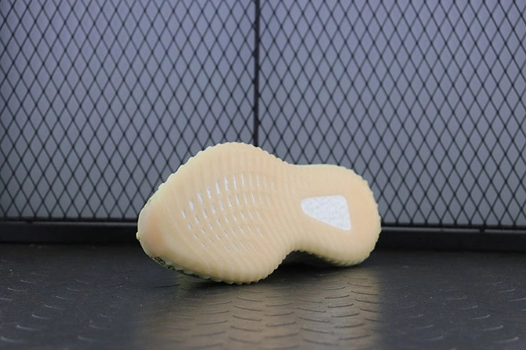 YEEZY 350 V2 안틀리아 리플렉티브